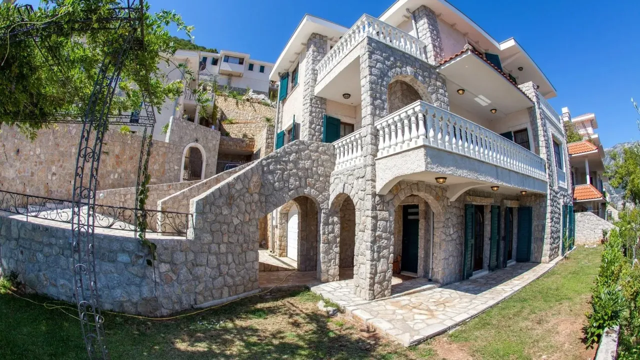 Sale, house, 235m², Kotor, Crna Gora