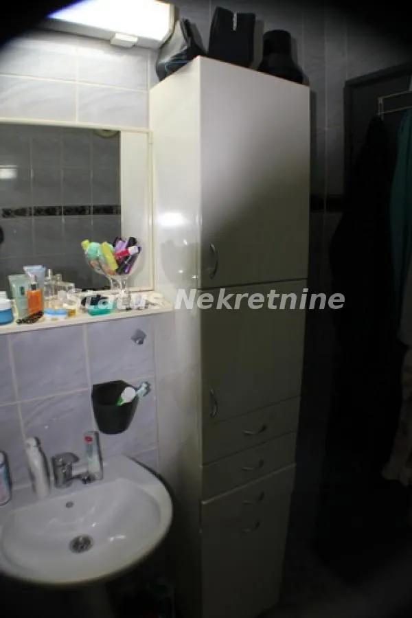 Prodaja, dvosoban stan, 77m², Stari grad, Novi Sad