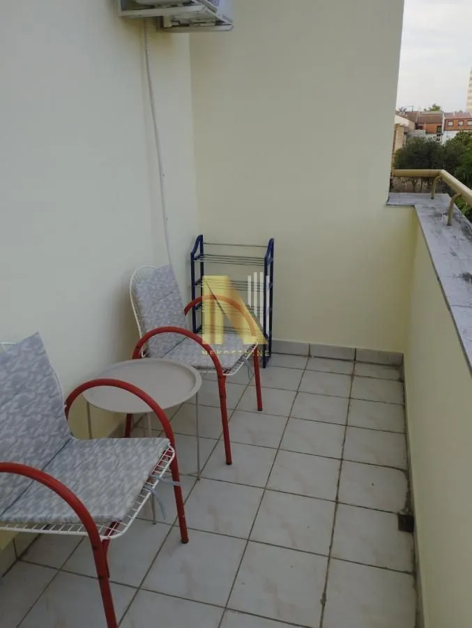 Izdavanje, dvosoban stan, 42m², Centar, Novi Sad