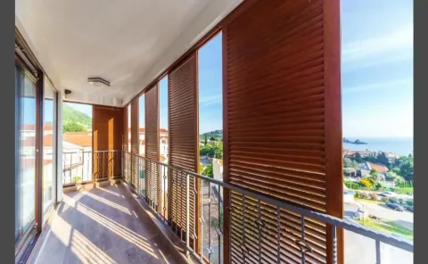 Rent, two bedroom apartment, 101m², Petrovac, Budva - image 2