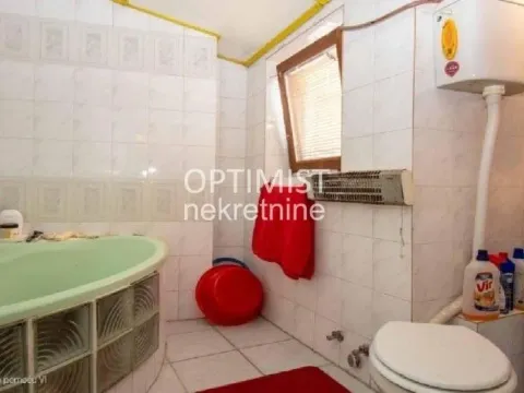 Izdavanje, trosoban stan, 110m², Stari Grad, Beograd - image 10