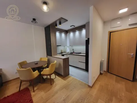 Izdavanje, trosoban stan, 60m², Južni Bulevar, Vračar Sve Podlokacije - image 2