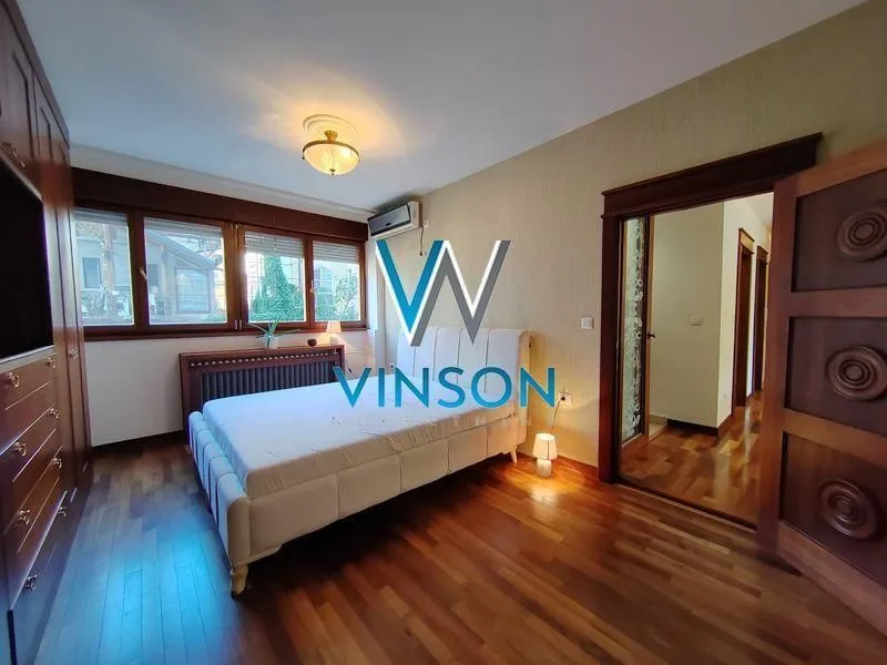 Izdavanje, četvorosoban stan, 115m², Centar, Novi Sad