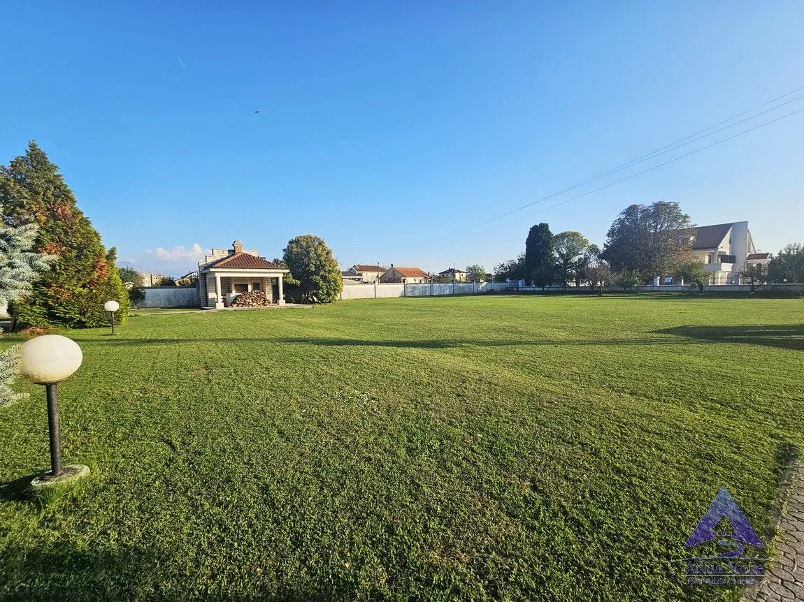 Sale, house, 308m², Tološi, Podgorica
