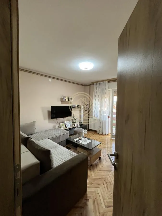 Prodaja, trosoban stan, 106m², Aerodrom, Kragujevac