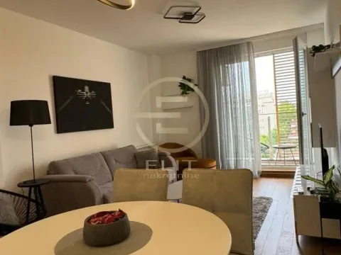 Izdavanje, dvosoban stan, 42m², Bulevar Evrope, Novi Sad Sve Podlokacije - image 3