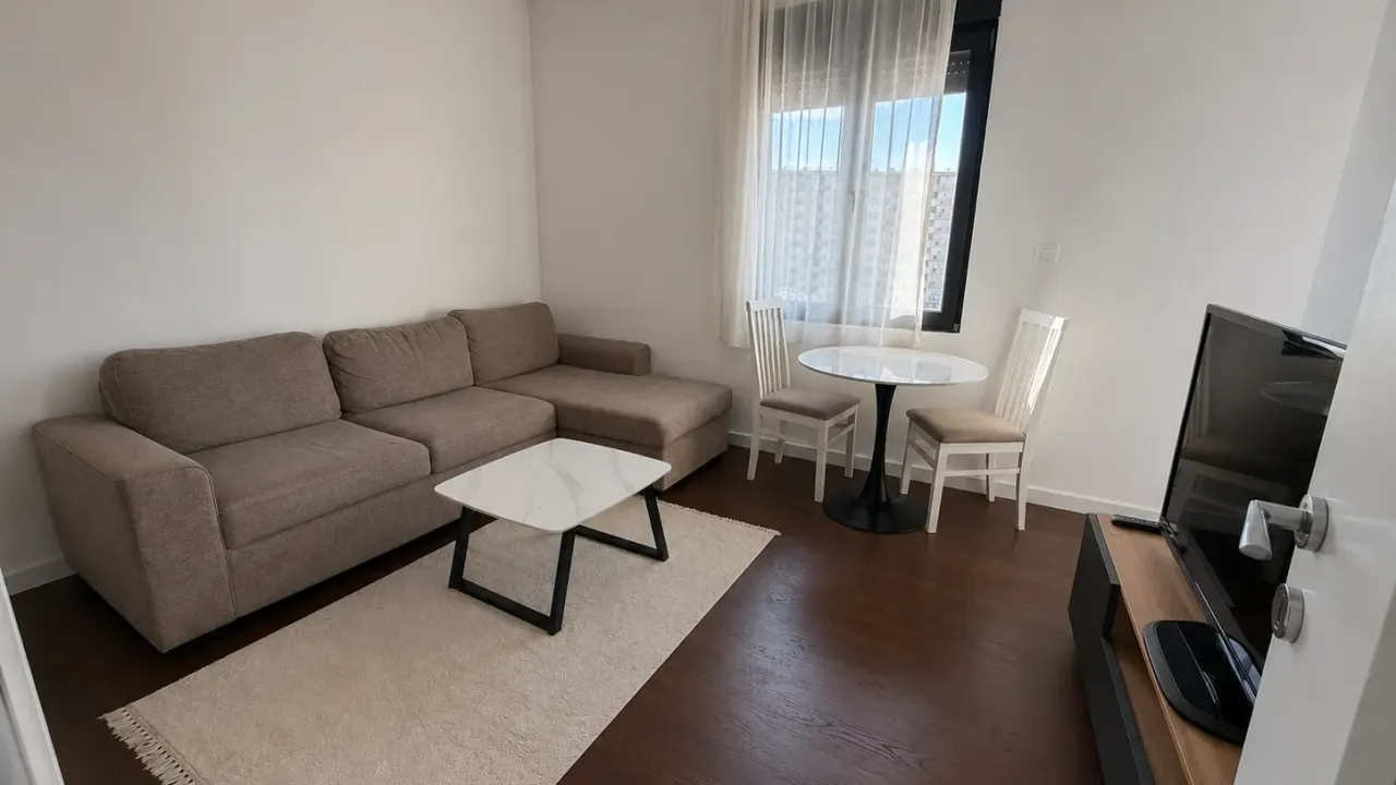 Izdavanje, jednosoban stan, 43m², Krivi Most, Podgorica