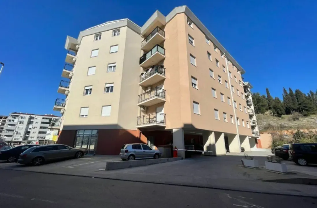 Rent, office space, 150m², Ljubović, Podgorica