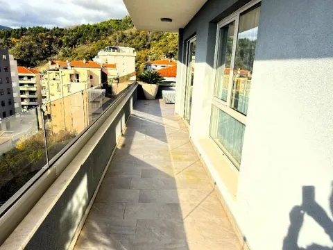 Prodaja, trosoban stan, 184m², Bečići, Budva - image 18