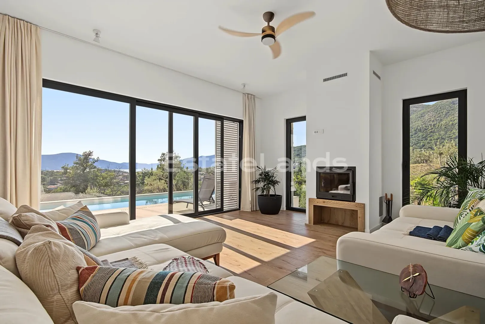 Sale, house, 220m², Krašići, Tivat
