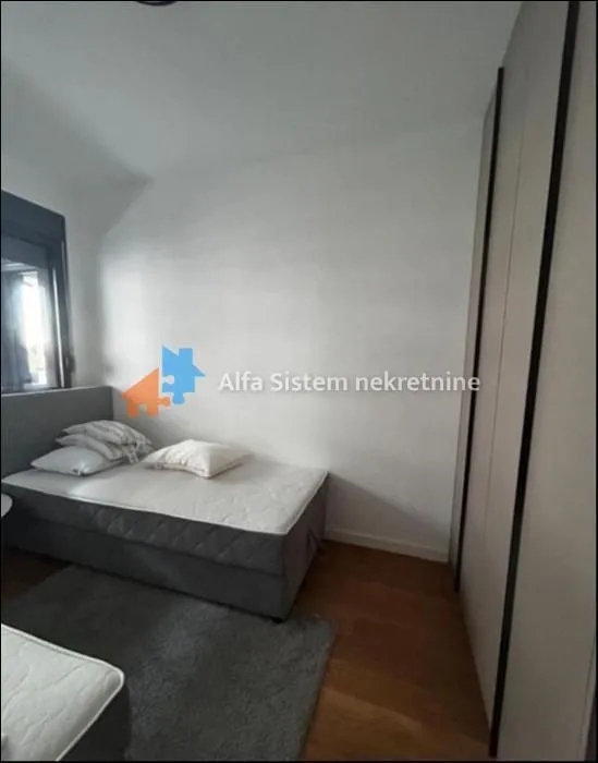 Izdavanje, trosoban stan, 76m², Skojevsko Naselje, Beograd