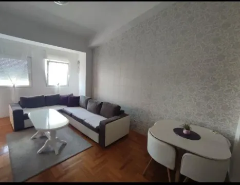 Izdavanje, jednosoban stan, 54m², City Kvart, Podgorica - image 4