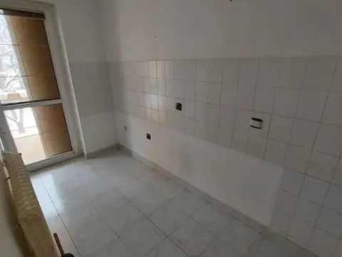 Rent, three bedroom apartment, 75m², Novo naselje, Novi Sad - image 2