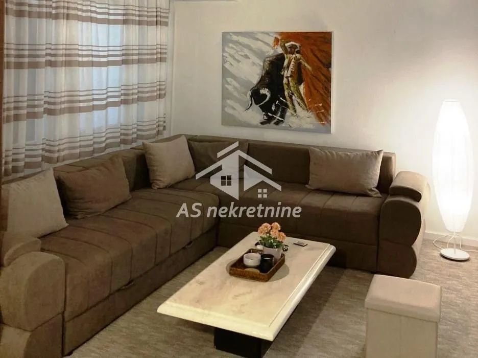 Izdavanje, trosoban stan, 90m², Novi Beograd Sve Podlokacije, Beograd