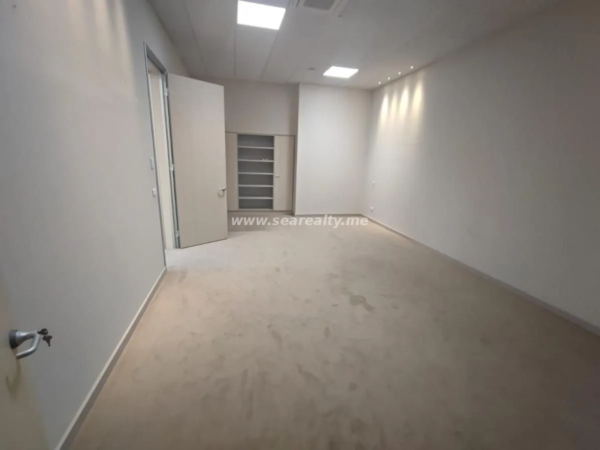 Rent, office space, 220m², Centar, Tivat