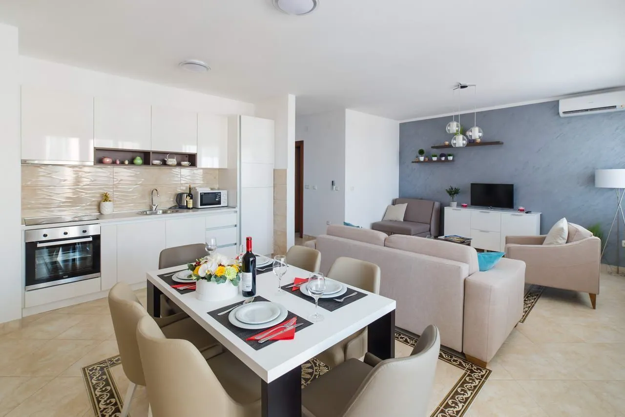 Prodaja, jednosoban stan, 85m², Bečići, Budva