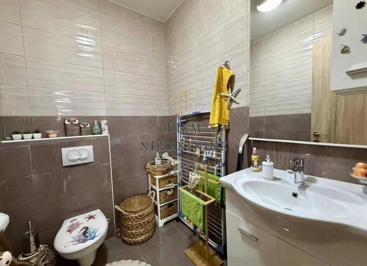 Prodaja, dvosoban stan, 63m², Centar, Bar