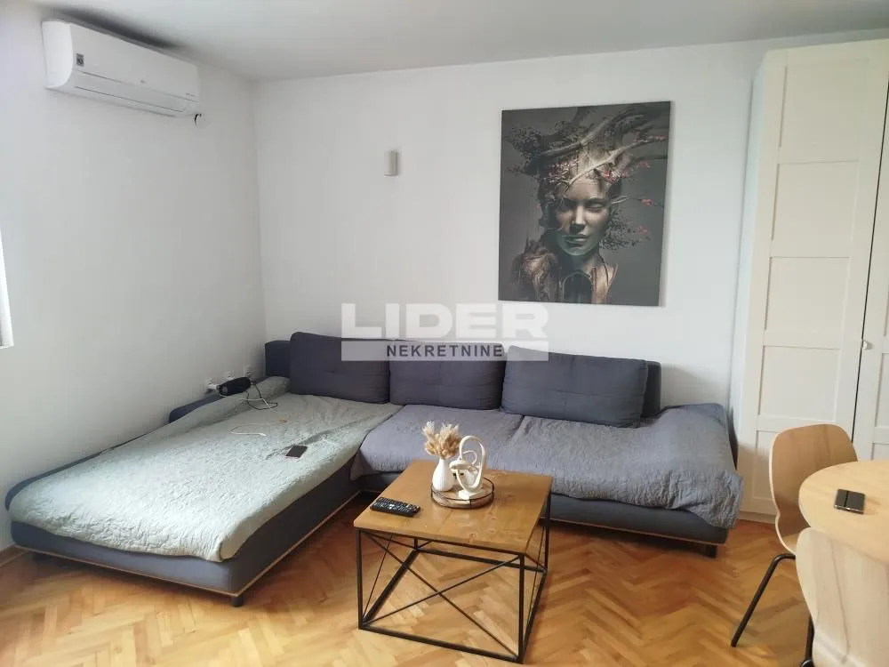 Izdavanje, jednosoban stan, 40m², Stari Grad, Beograd