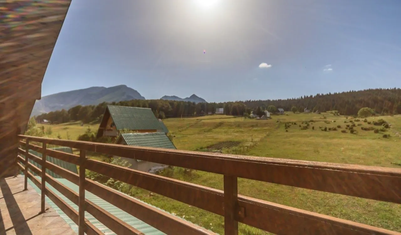 Prodaja, kuća, 300m², Motički gaj, Žabljak