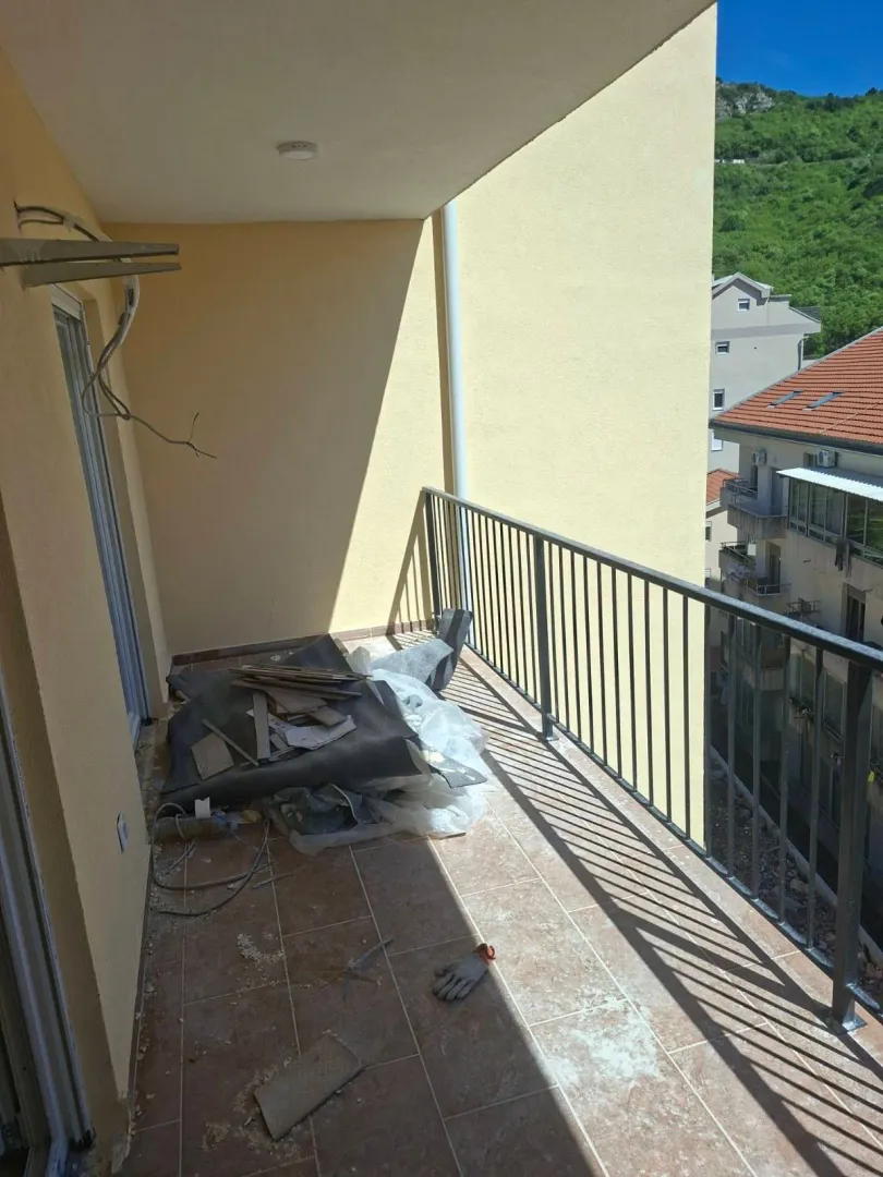 Prodaja, jednosoban stan, 56m², Lazi, Budva