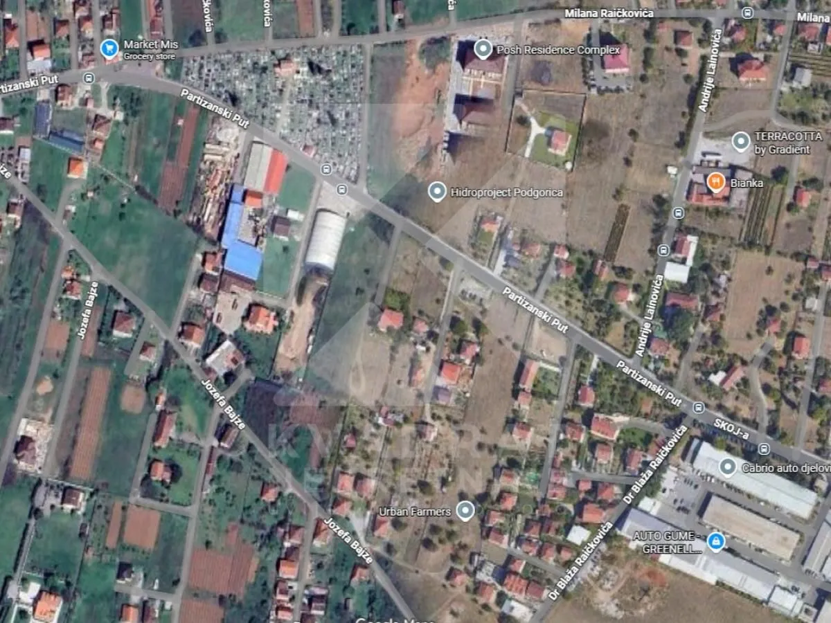 Izdavanje, plac, 394m², Tološi, Podgorica