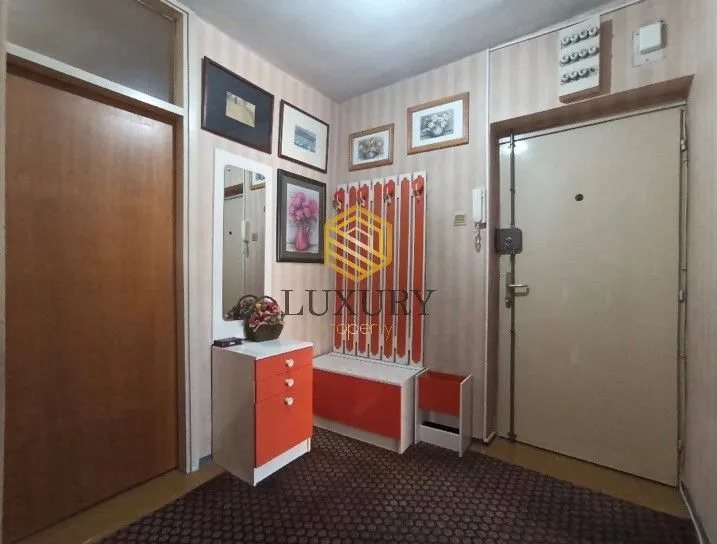 Prodaja, dvosoban stan, 75m², Centar, Podgorica