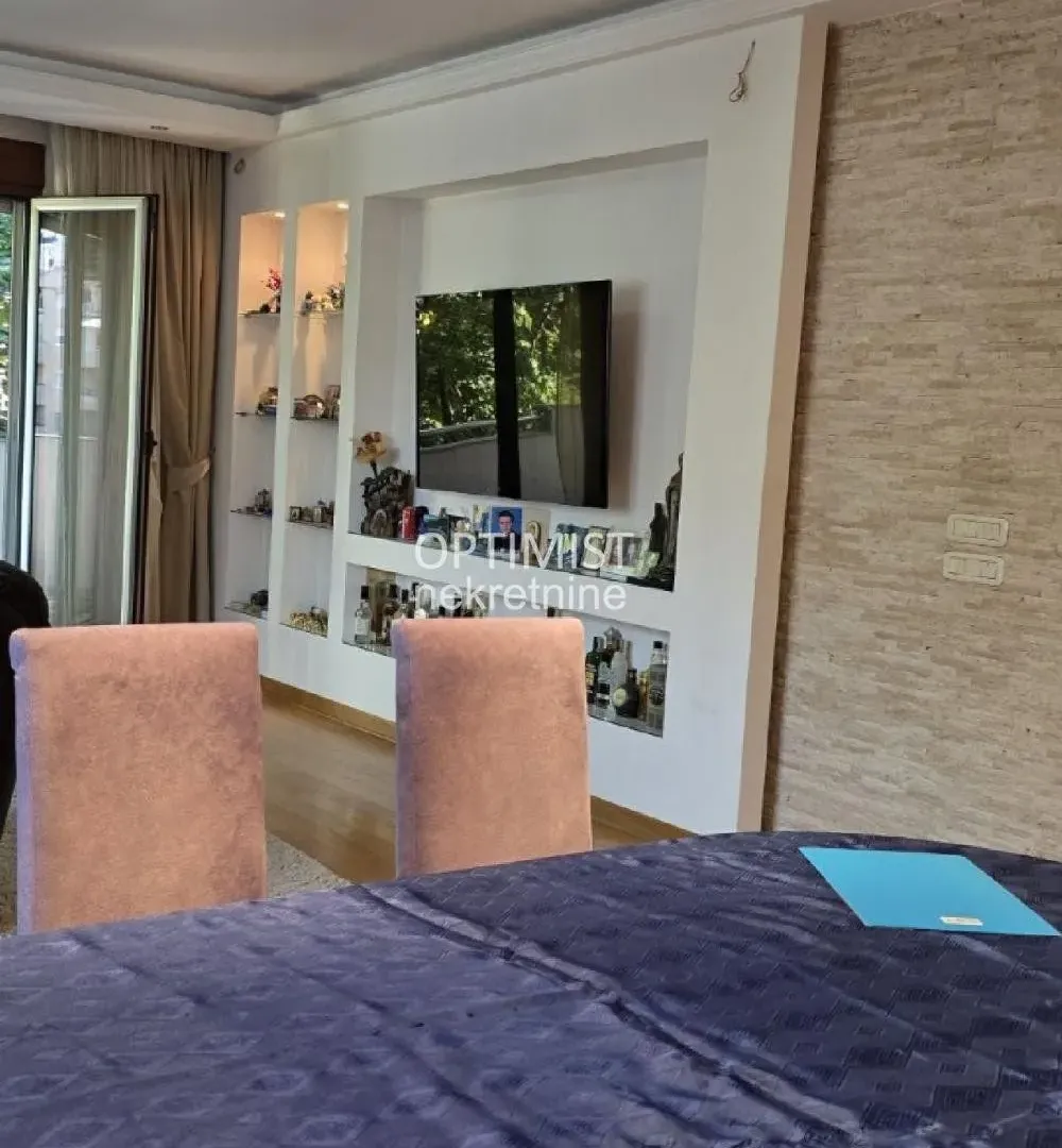 Sale, four bedroom apartment, 124m², Voždovac Sve Podlokacije, Beograd