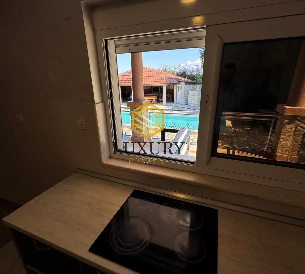 Rent, house, 330m², Zeta, Podgorica