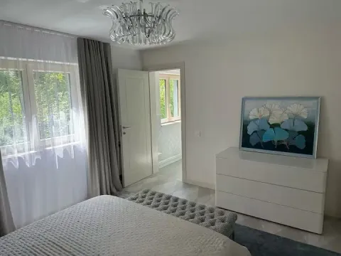 Rent, house, 513m², Lepetani, Tivat - image 2