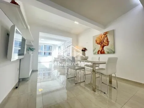 Izdavanje, trosoban stan, 75m², Vračar Hram, Vračar Sve Podlokacije - image 7