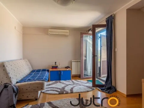 Izdavanje, kuća, 320m², Donja Gorica, Podgorica - image 20