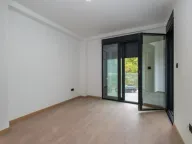 Izdavanje, trosoban stan, 110m², Zagorič, Podgorica - image 2