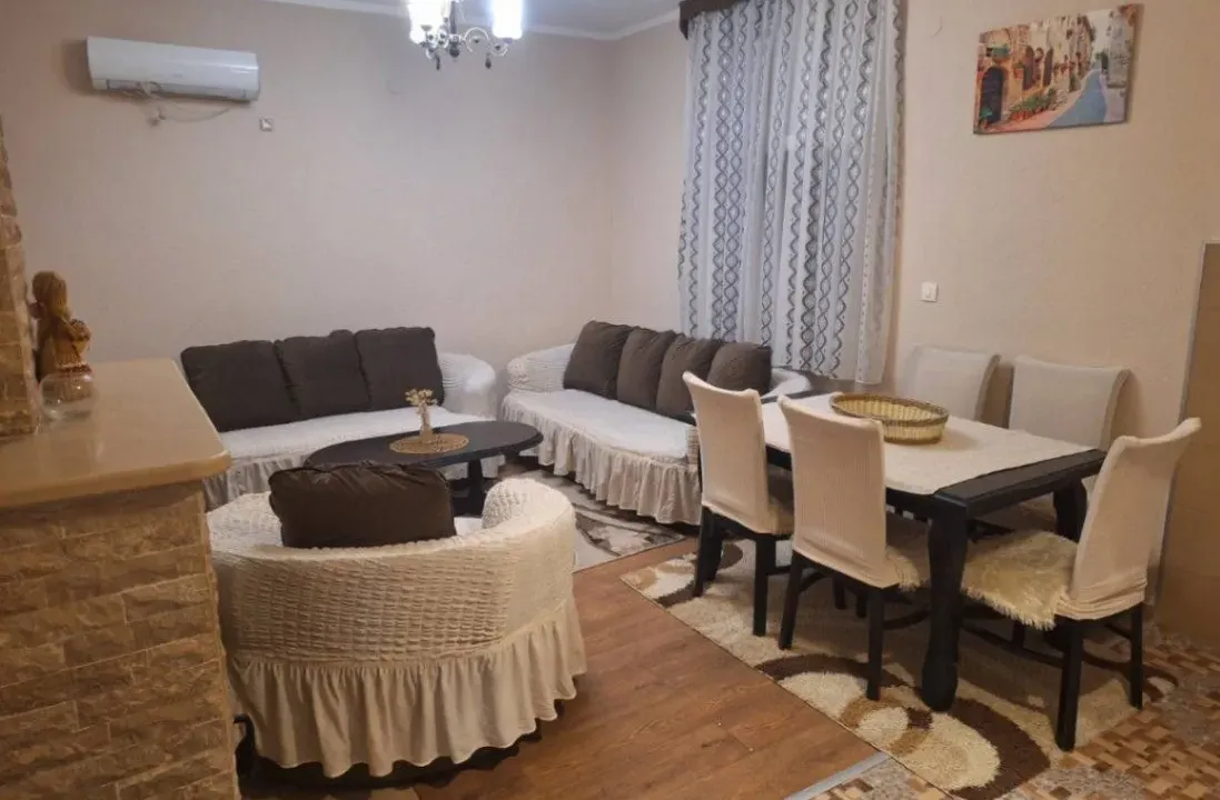 Izdavanje, trosoban stan, 100m², Stari Aerodrom, Podgorica