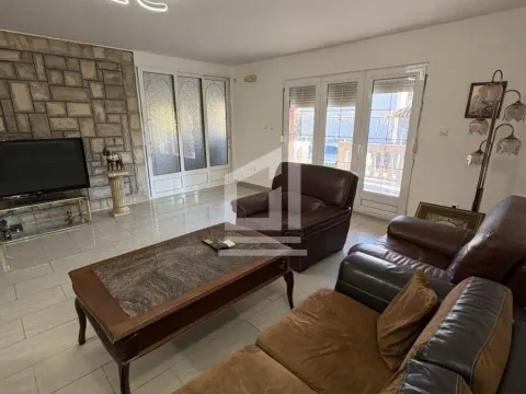 Izdavanje, kuća, 350m², Zlatica, Podgorica - image 18