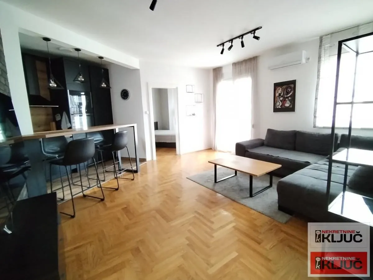 Rent, three bedroom apartment, 67m², Bulevar patrijarha Pavla, Novi Sad Sve Podlokacije