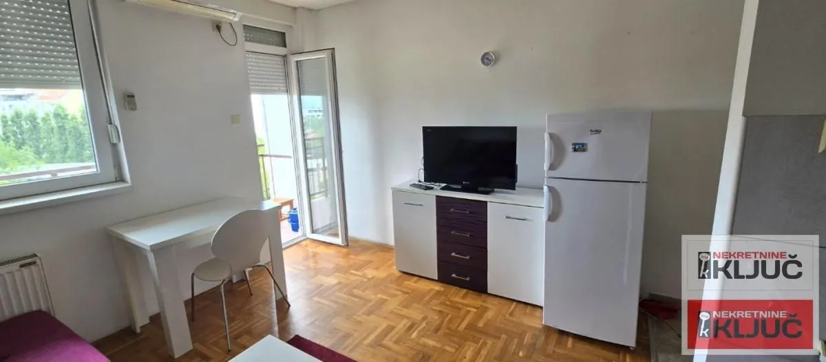 Rent, studio apartment, 27m², Bulevar patrijarha Pavla, Novi Sad Sve Podlokacije