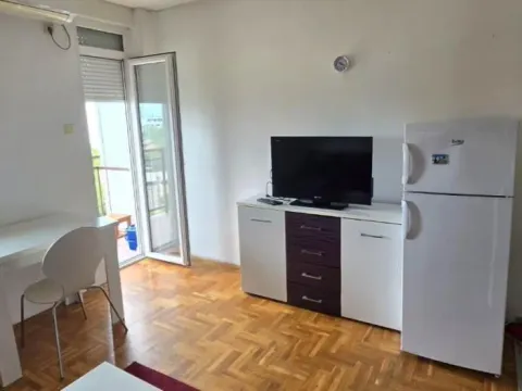 Rent, studio apartment, 27m², Bulevar patrijarha Pavla, Novi Sad Sve Podlokacije - image 3