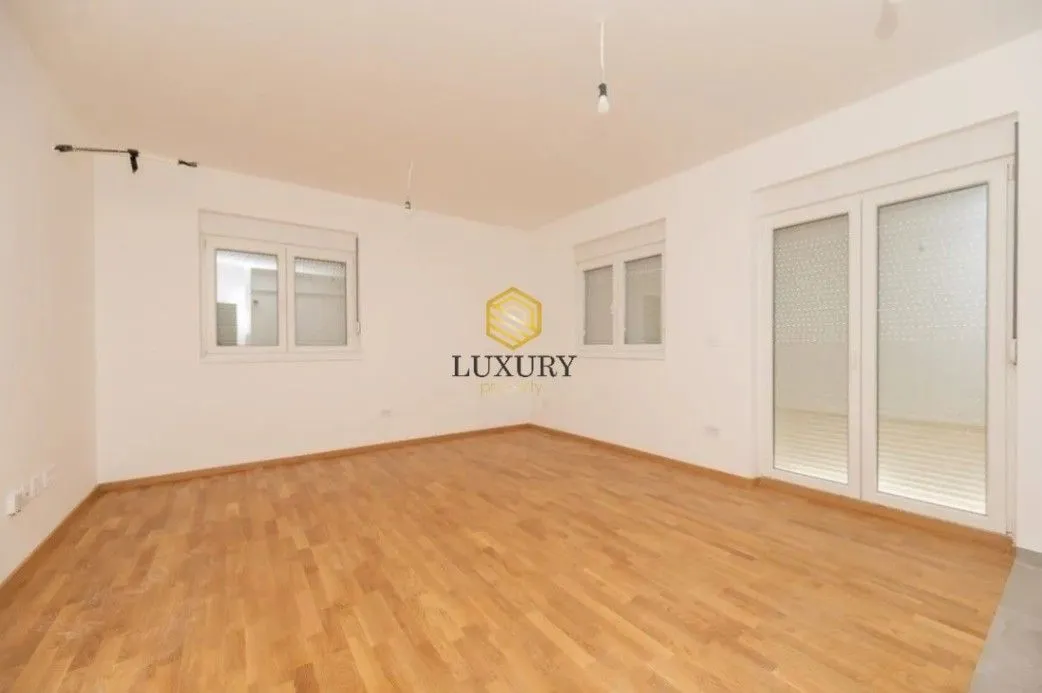 Prodaja, dvosoban stan, 65m², Stari Aerodrom, Podgorica