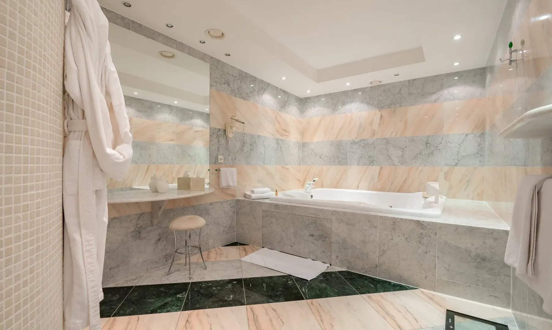 Sale, house, 959m², Sveti Stefan, Budva