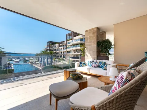 Sale, two bedroom apartment, 175m², Porto Montenegro, Tivat - image 15