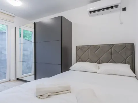 Rent, house, 310m², Budva okolina, Budva - image 7