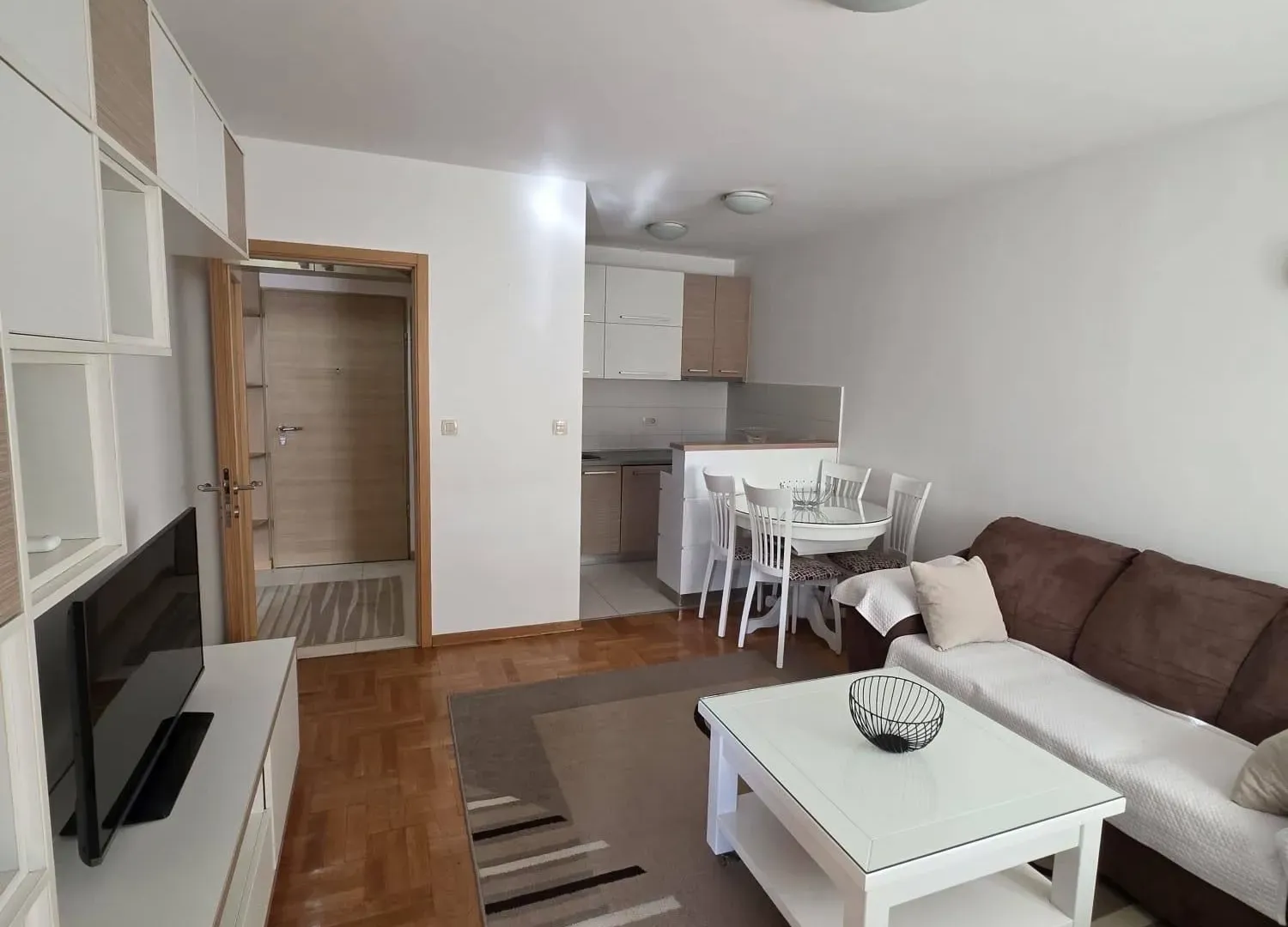 Rent, one bedroom apartment, 44m², Stari Aerodrom, Podgorica