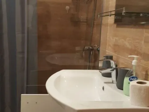 Izdavanje, dvosoban stan, 75m², Dumidran, Tivat - image 5