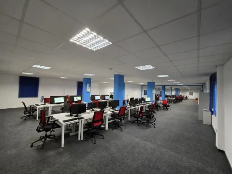 Izdavanje, poslovni prostor, 600m², Niš, Srbija