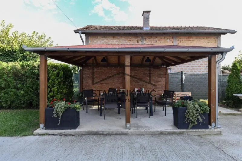 Prodaja, kuća, 495m², Begeč, Novi Sad Sve Podlokacije