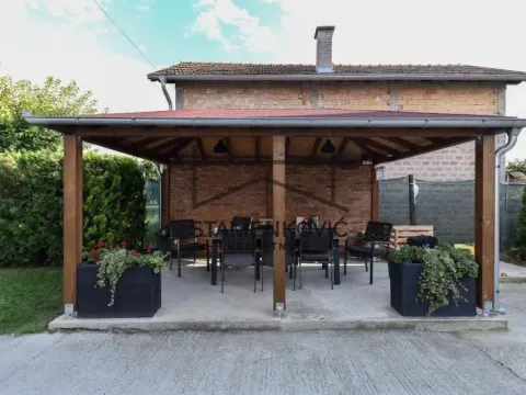 Sale, house, 495m², Begeč, Novi Sad Sve Podlokacije - image 9