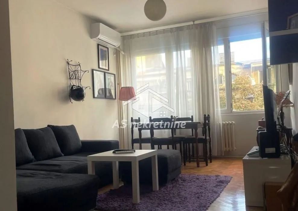 Rent, three bedroom apartment, 70m², Vračar Sve Podlokacije, Beograd