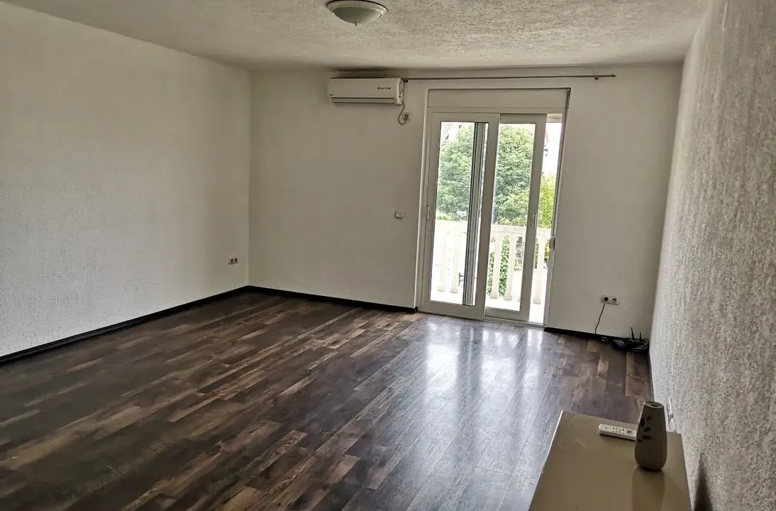 Izdavanje, jednosoban stan, 46m², Stari Aerodrom, Podgorica