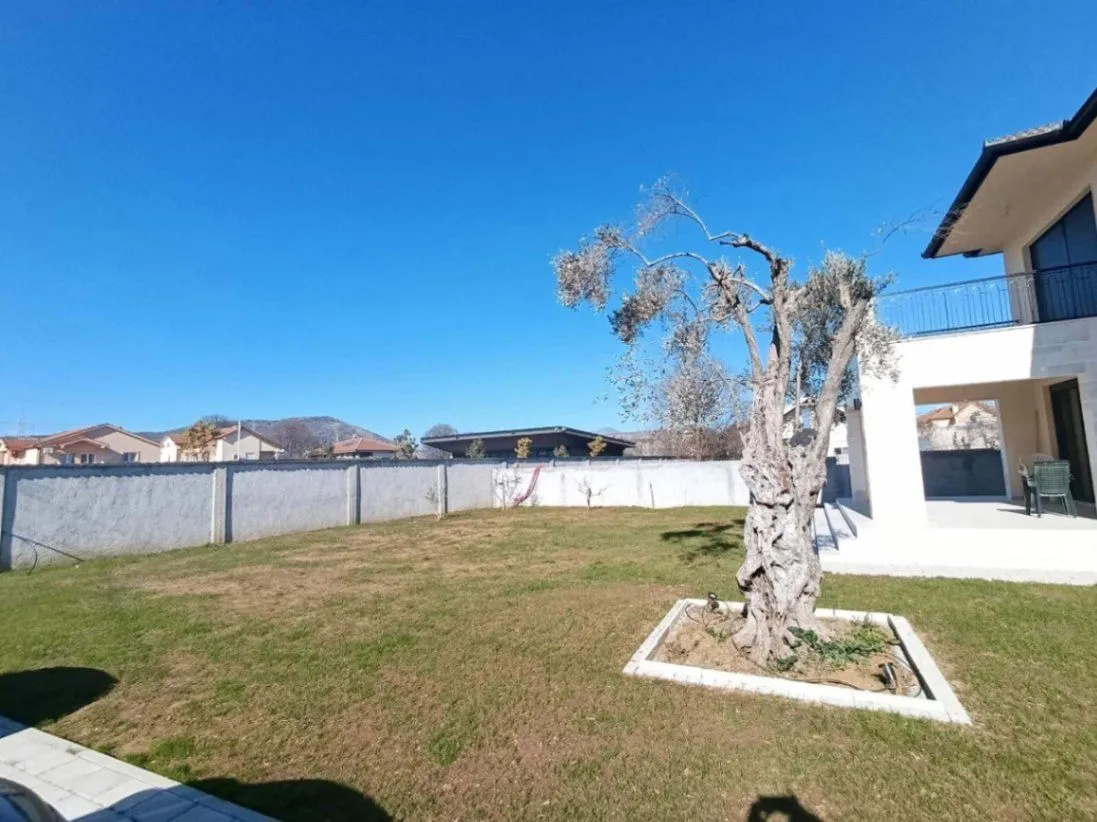 Rent, house, 220m², Donja Gorica, Podgorica