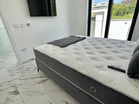 Izdavanje, kuća, 180m², Sremska Kamenica, Petrovaradin - image 16